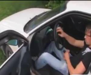 en el coche mamada y el coche se folla le