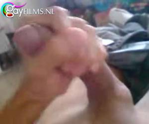 tirando de su torcido de dick movieing whiteh la cámara web