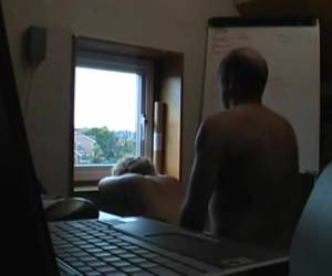 Graba a sus padres follando en cámara oculta