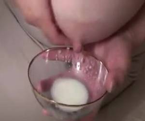 Leche materna de tetazas enormes